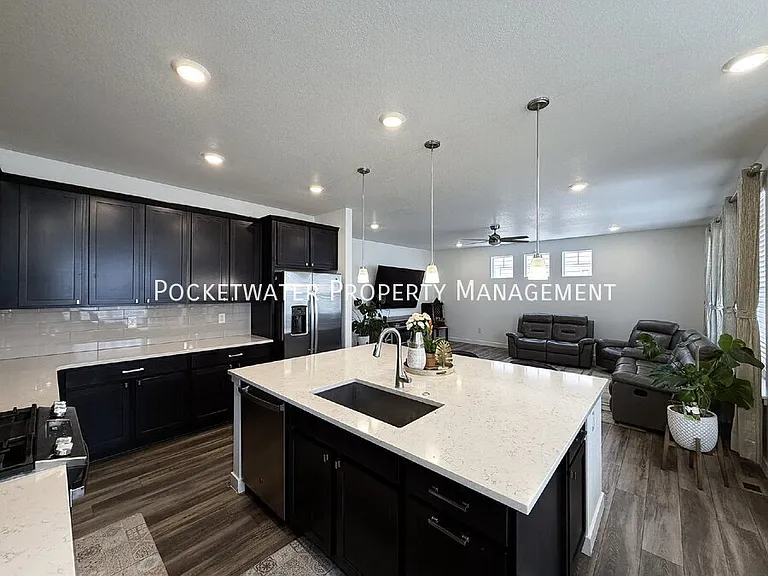 1856 Meagan Way — Photo 14