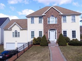 8 Kelsey Dr, Worcester, MA 01604