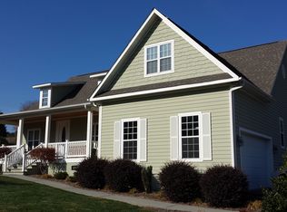 1006 Pin Oak Trl, Hendersonville, NC 28739