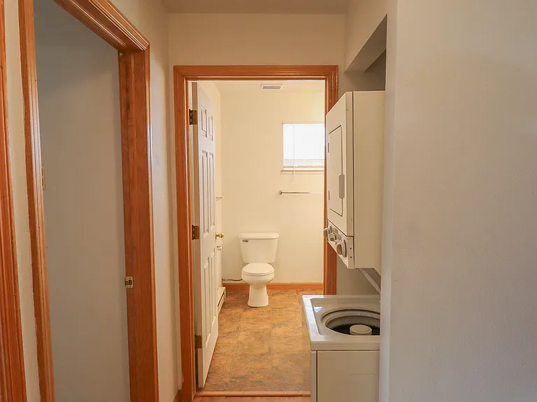223 W Myrtle St #B — Photo 11