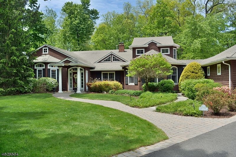1st image of 10 East Elbrook Dr