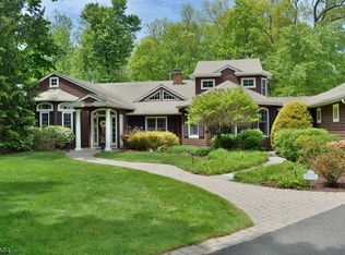 10 E Elbrook Dr, Allendale, NJ 07401