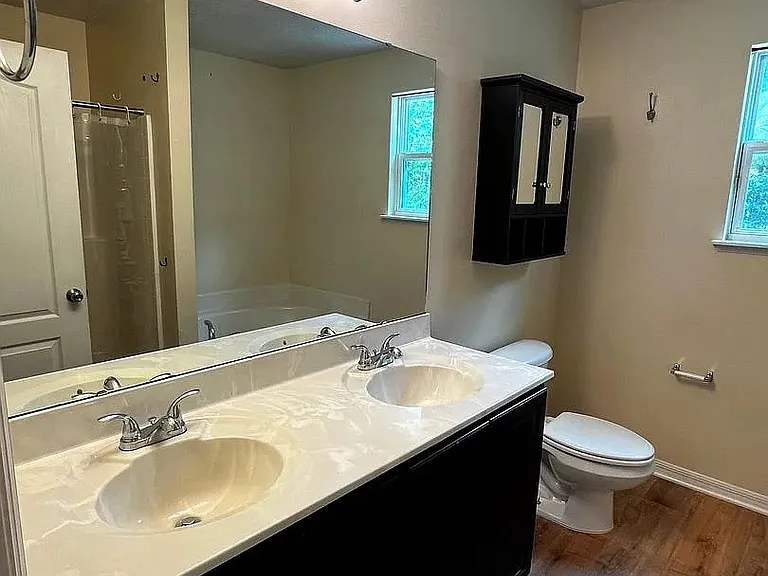 118 Pine Bluff Blvd W — Photo 7