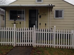 1228 W 12th St, Nitro, WV 25143