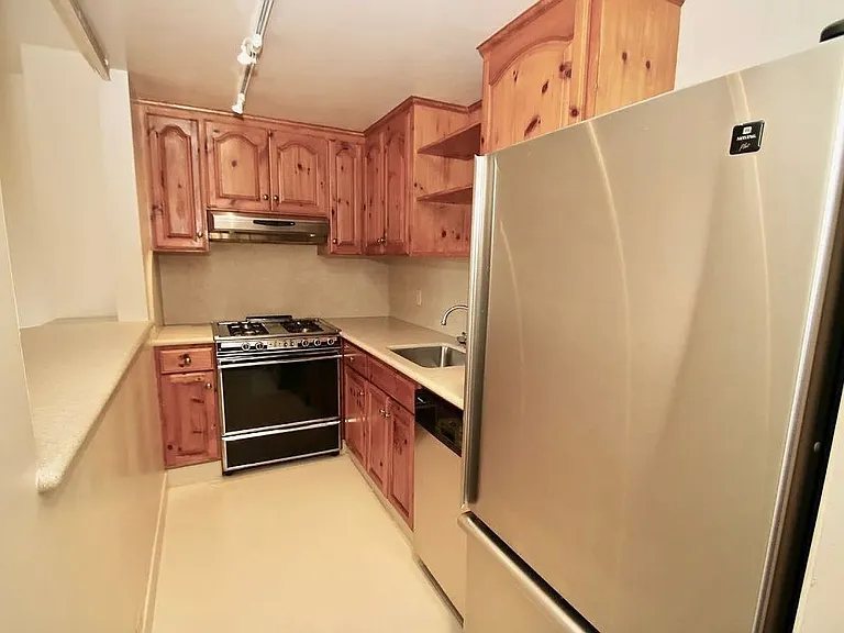 1255 California St — Photo 7