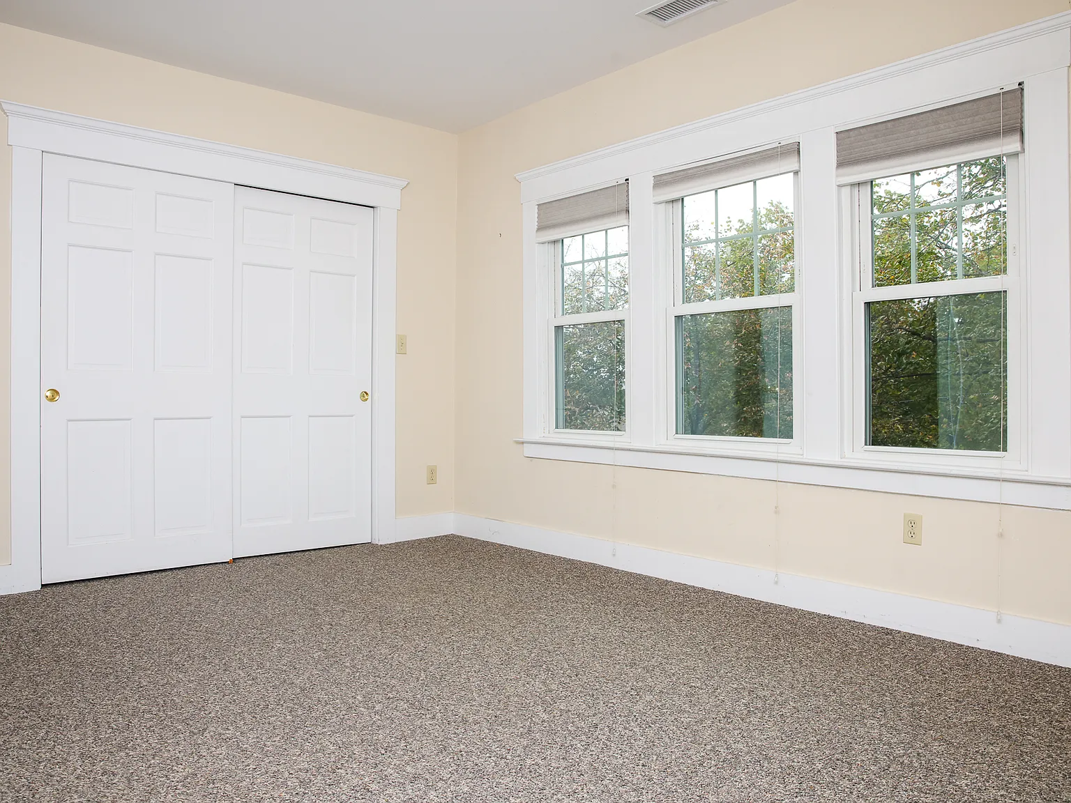 2 bed, 960 sqft, $2,000 — Photo 2