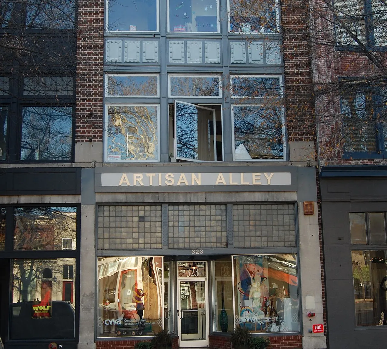 Artisan Alley #7 — Photo 4