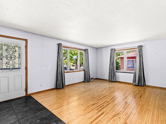 3rd image of 4710 Tioga St