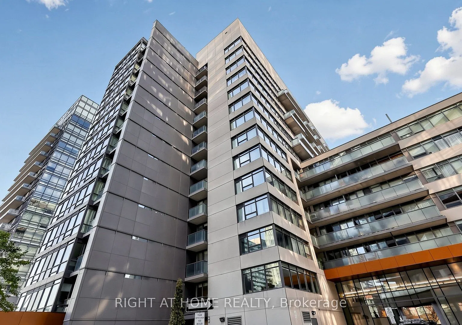 Fuzion Condos — Photo 2