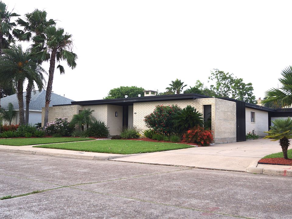 1st image of 12 Park Ln