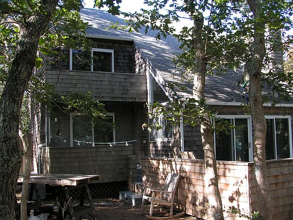 2 decks off bedrooms