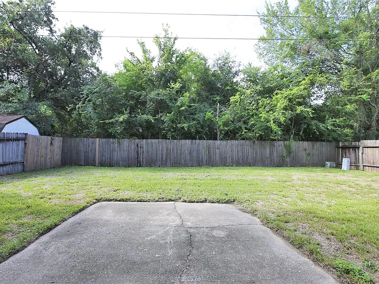 7814 Barnhill Dr — Photo 21