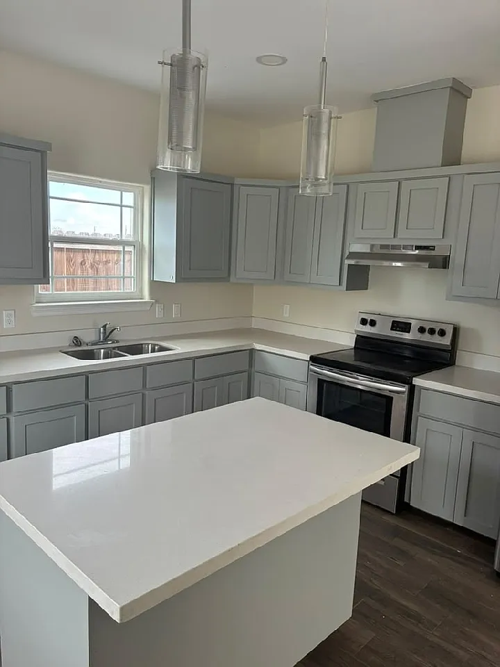 2 bed, 950 sqft, $975 — Photo 1