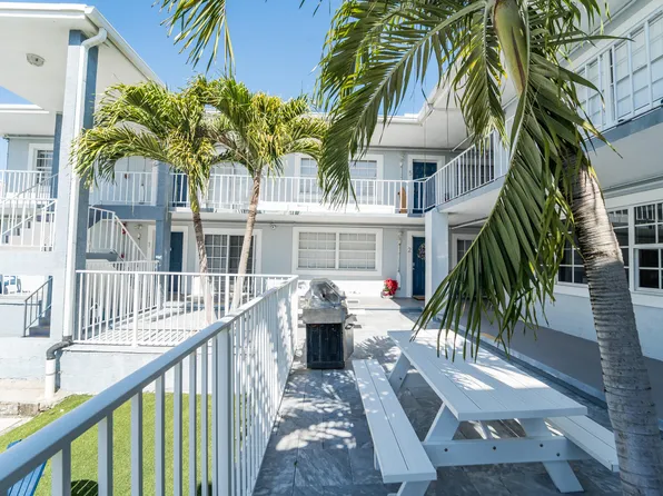 801 Andrews Ave APT 9, Delray Beach, FL 33483