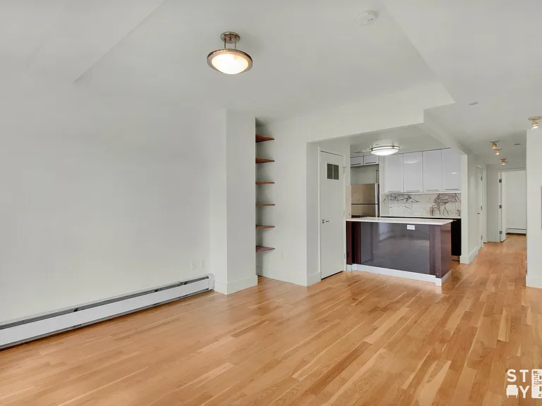 279 Lee Ave #Penthouse 6 — Photo 4