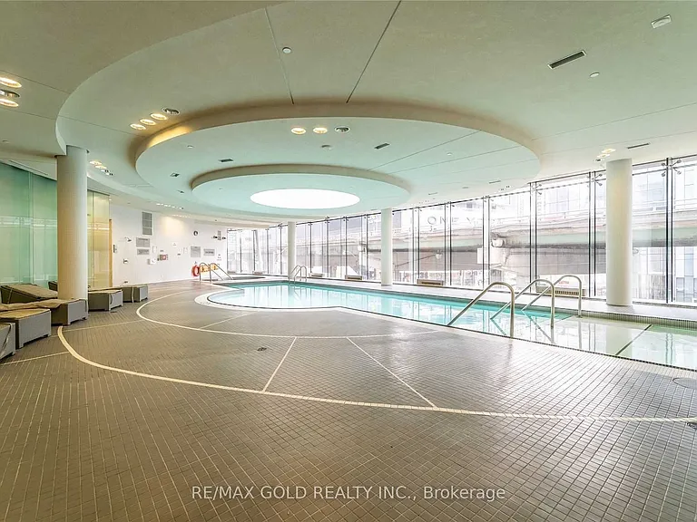 12 York St #2606 — Photo 35