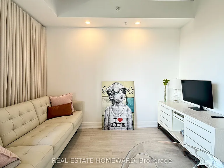 32 Camden St #706 — Photo 1