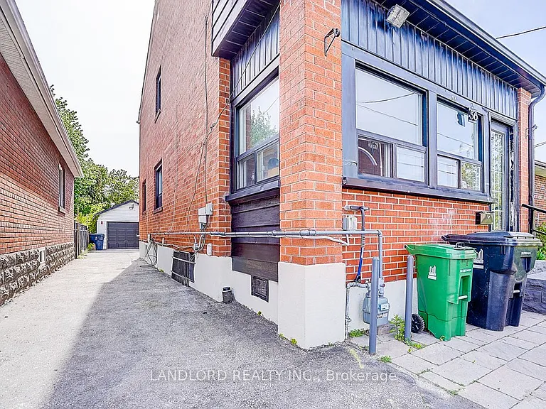 56 Bicknell Ave #LOWER — Photo 2
