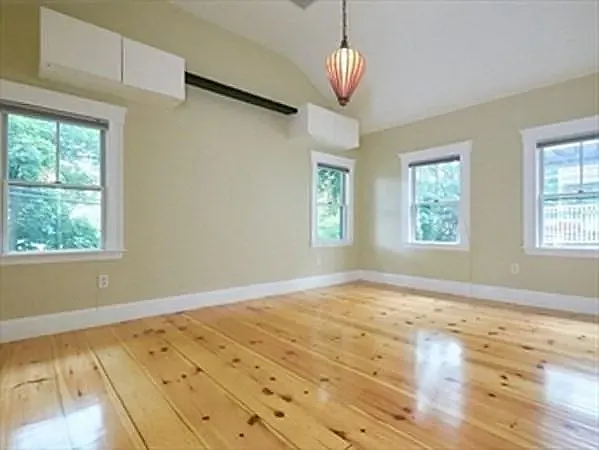 22 Amory St — Photo 10