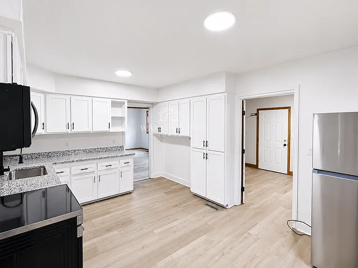 303 Barder Ave — Photo 2