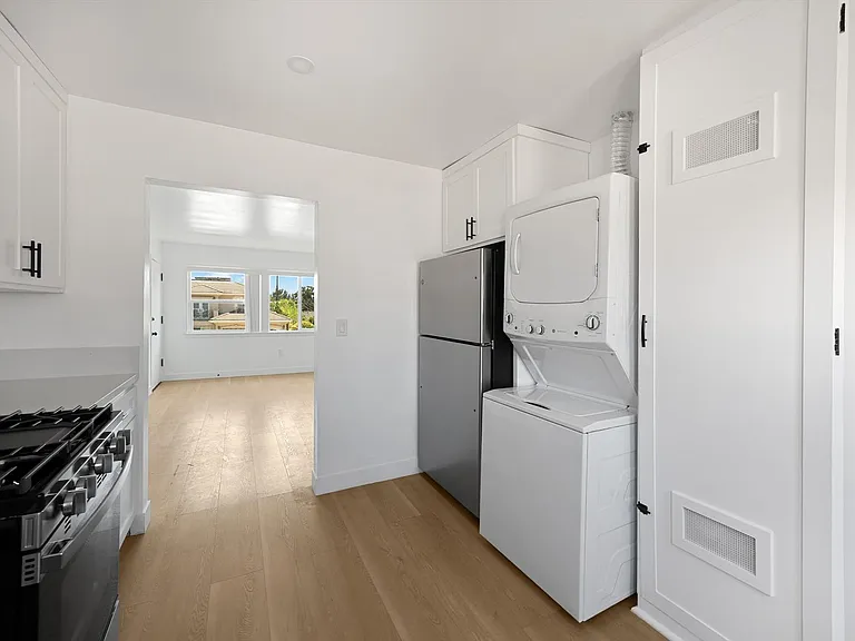 15 Christina St — Photo 14