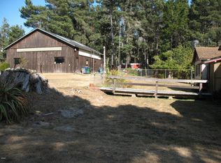 30101 Simpson Ln, Fort Bragg, CA 95437