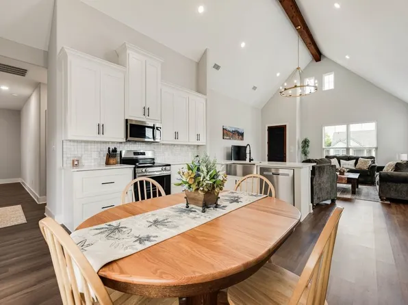 109 Vaughn Meadows Dr, Tom Bean, TX 75489