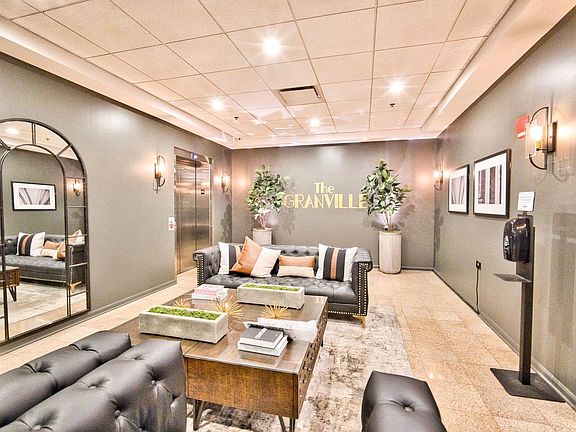 3rd image of 1134 W Granville Ave #917