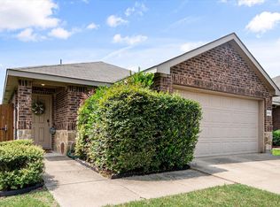 2012 Victorian Dr, Heartland, TX 75126