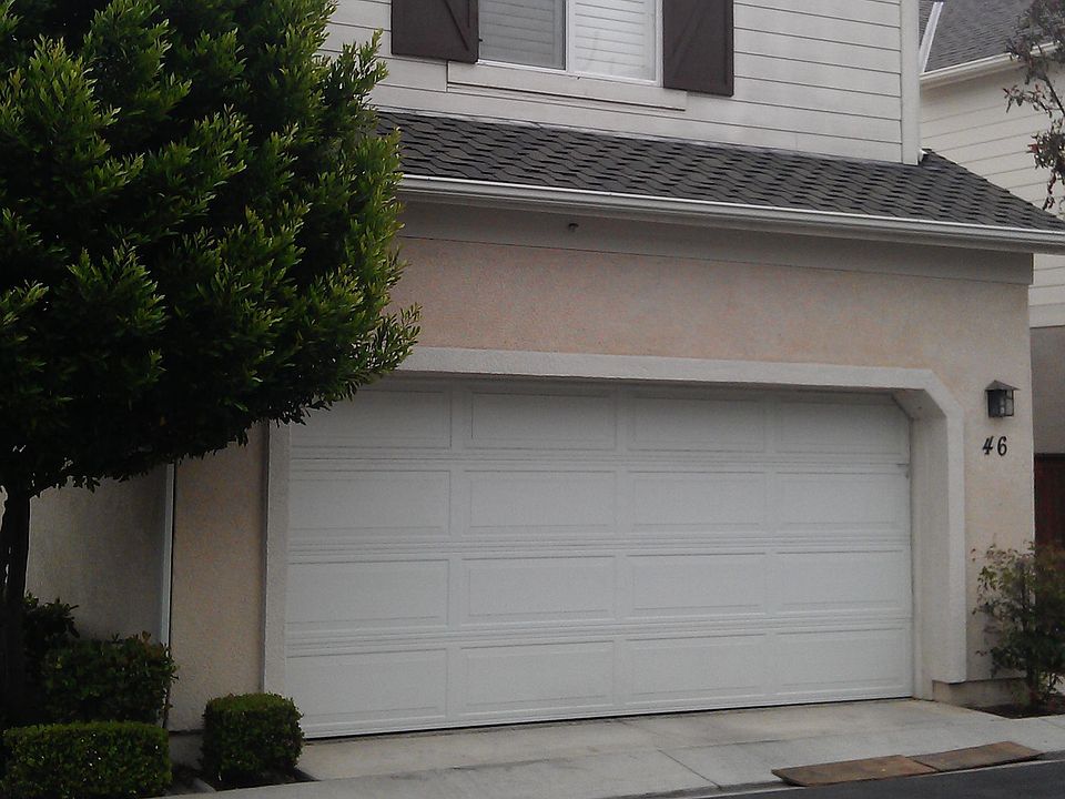 Attached garage 