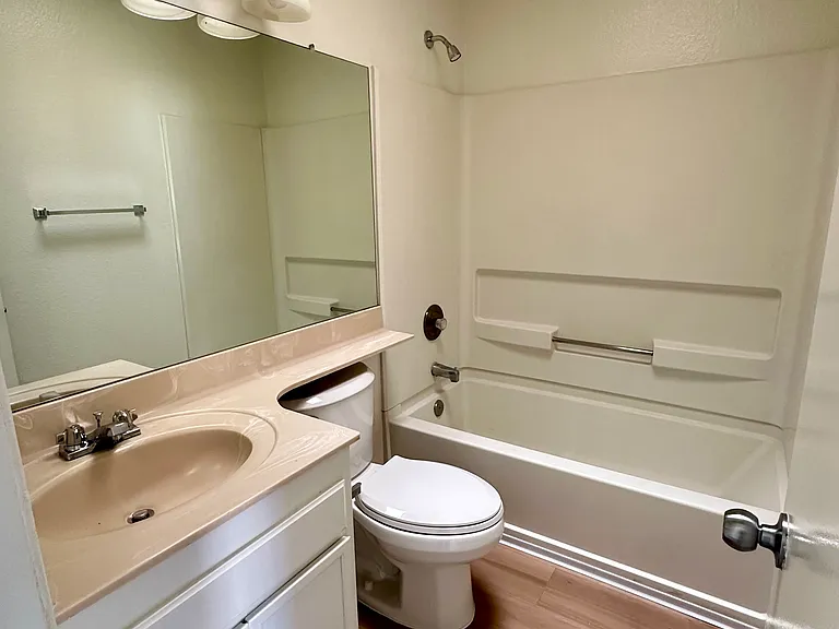 390 W University Ave #25 — Photo 15