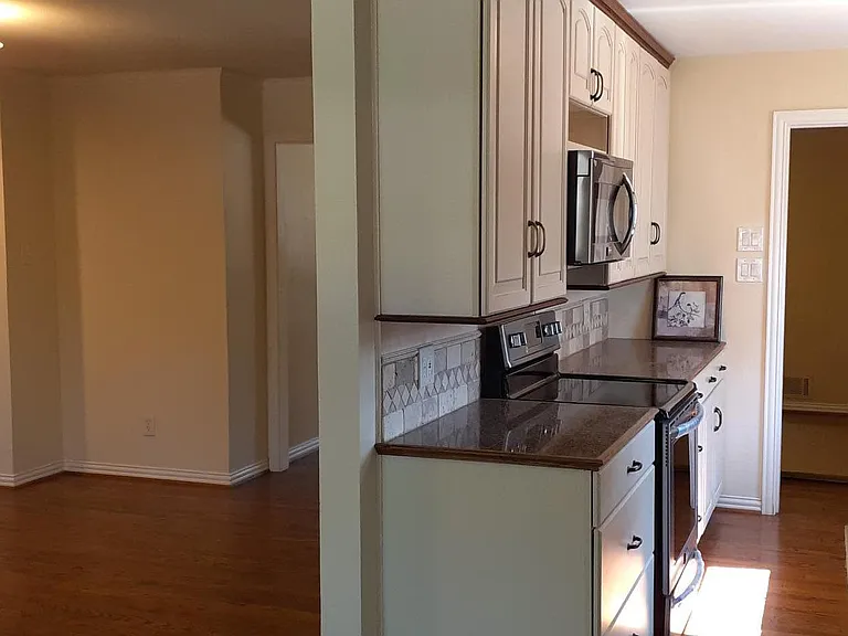 9829 Estate Ln — Photo 14