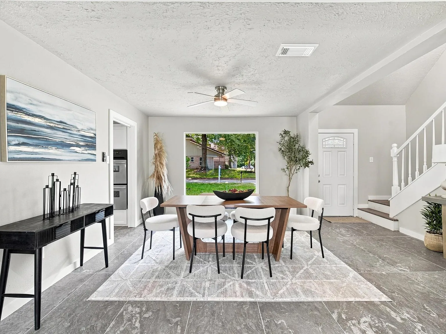 4 bed, 3.5 bath, 2230 sqft, $2,300 — Photo 3