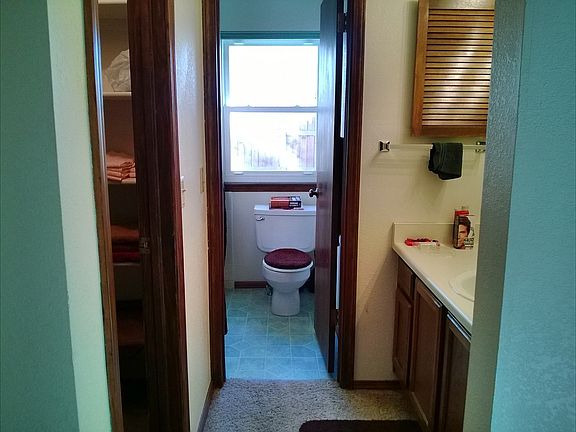 Master On Suite w/ Jacuzzi Tub