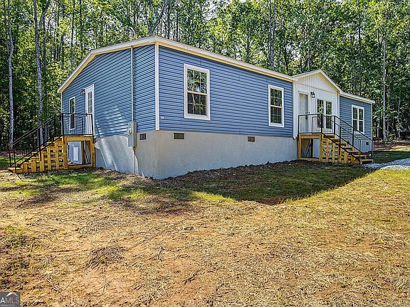 3rd image of 140 B Lakeshore Dr