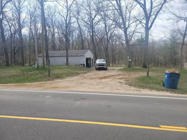 23861 Almy Rd, Howard City, MI 49329