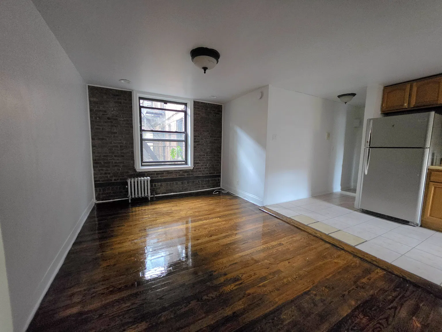 725 4th Ave — Photo 3