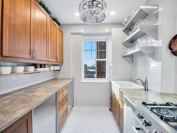 5th image of 140 Cabrini Blvd APT 133