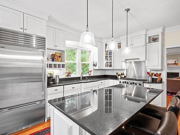 4th image of 94 Herrick Rd #94