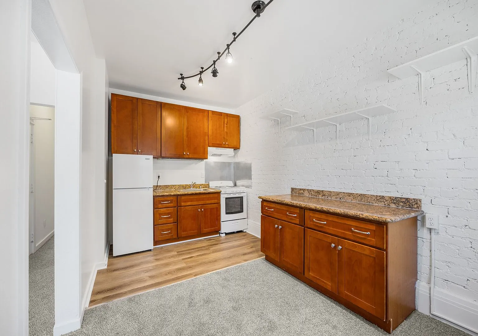 906 Howard Street (1149rc) — Photo 4