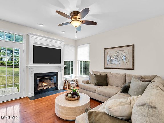 2nd image of 3 Exeter Pass