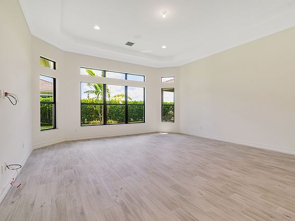 Palatial owner s suite