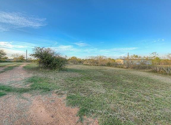 3rd image of 3848 S State Highway 304 Space 1