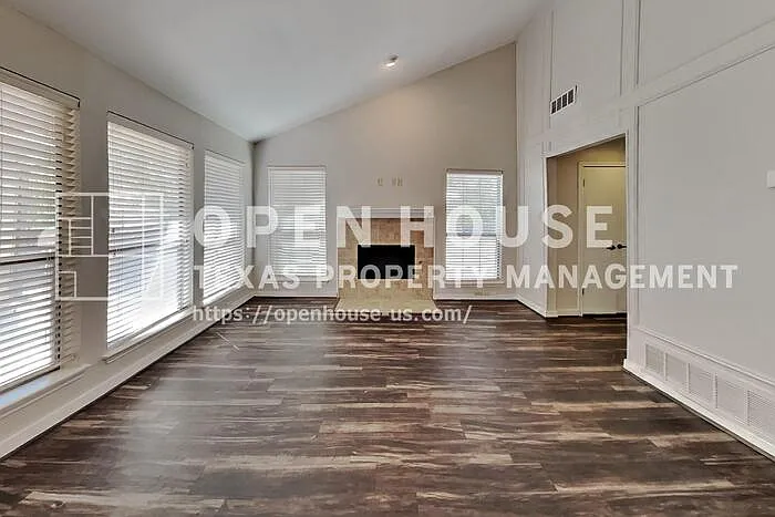 2 bed, 2.0 bath, 1473 sqft, $1,925 — Photo 3