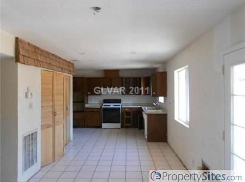 3rd image of 6704 Cabra St