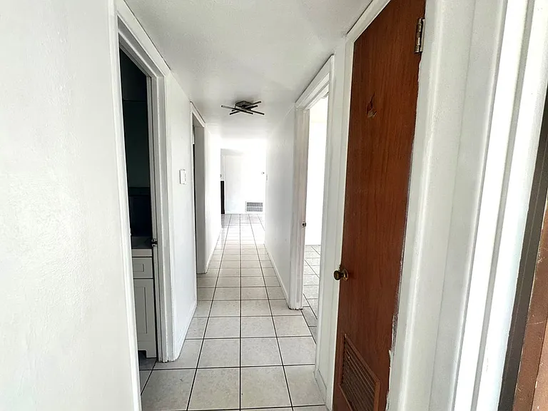 1044 Washington St — Photo 7