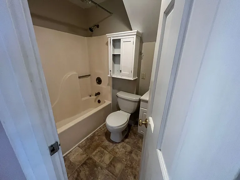 1122 Market St E — Photo 15