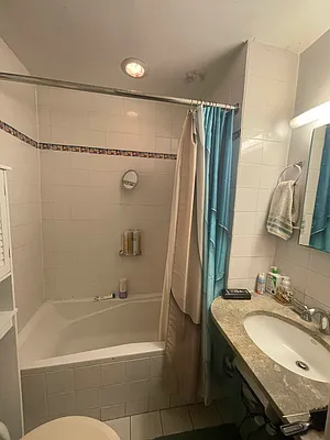 Rented by Weinstein Realty Group | media 21