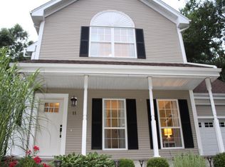 11 Grover Ln, Foxboro, MA 02035