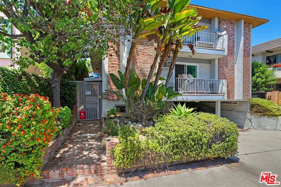 1 bed, 2.0 bath, 823 sqft, $2,999 — Photo 1
